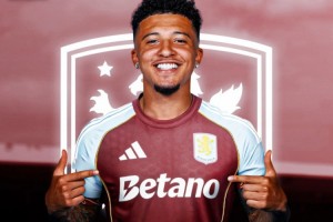 记者：蒋圣龙带330毫升肾脏积液征战半年多，刚完成手术（记者：蒋圣龙带330毫升肾积液征战半年多，手术刚刚完成）