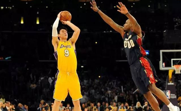 篮球篮网球员接受采访谈季后赛目标（篮网球员接受专访畅谈季后赛目标）