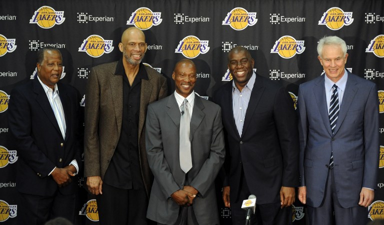 那不勒斯官方：吉尔摩周一将接受手术；据悉将缺阵至明年一月（那不勒斯官宣：吉尔摩周一接受手术，预计缺阵至明年一月）