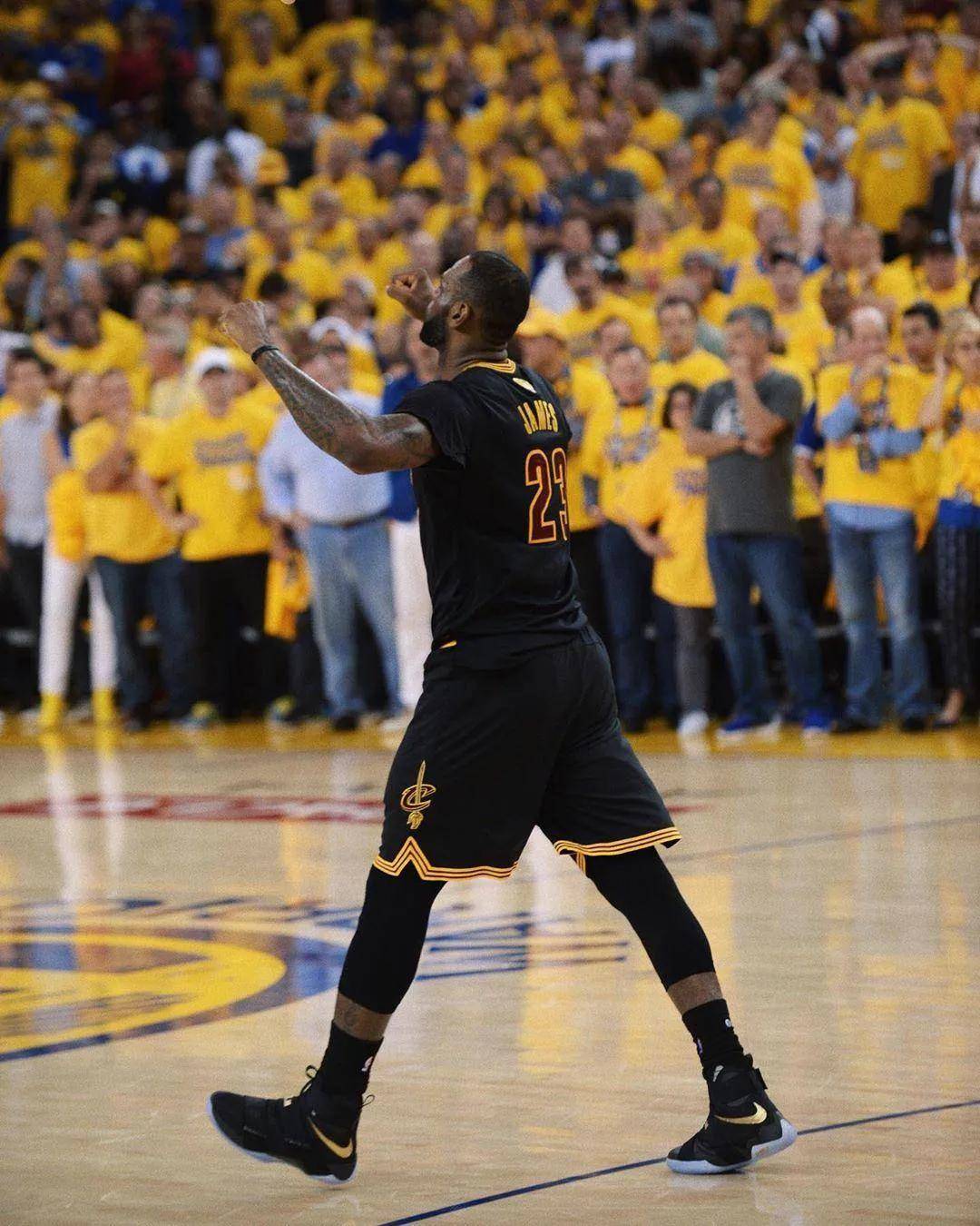 佩顿谈防守布伦森：减少他的持球，让他把球交给队友（佩顿谈如何限制布伦森：减少其控球，迫使他分球）