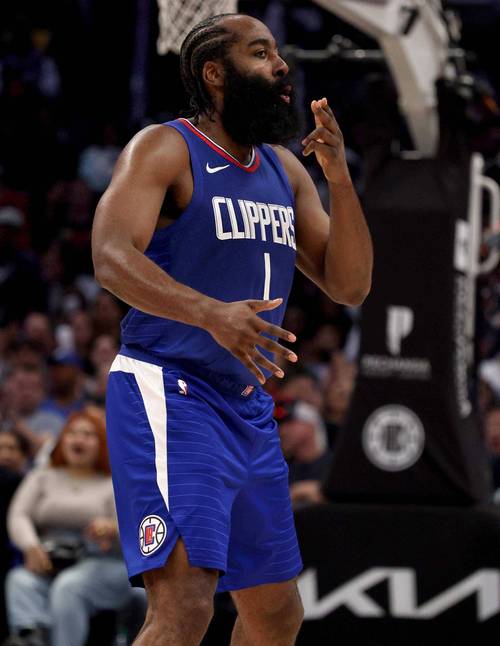 萨拉赫欧冠遭除名！利物浦内讧升级，功勋巨星与俱乐部彻底决裂（欧冠名单不见萨拉赫！利物浦风波加剧，功勋巨星与俱乐部分道扬镳）