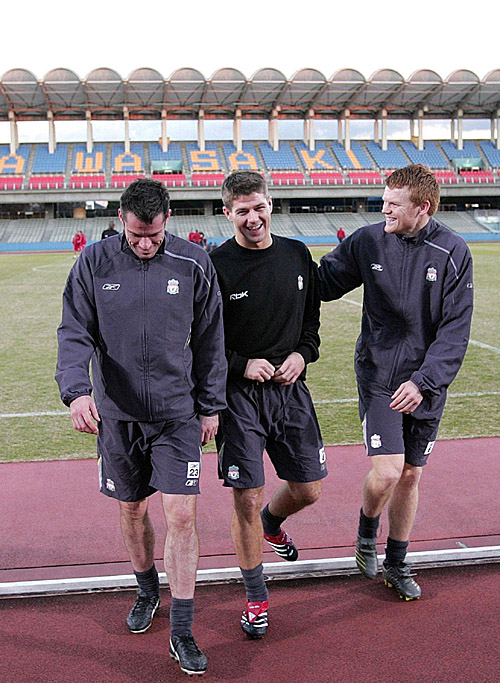 印度球迷：安保水平太糟糕，混乱中竟有警察试图和梅西自拍（印度球迷怒批安保：现场混乱，警察竟趁乱想与梅西自拍）