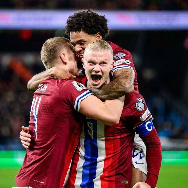 记者：昨晚阿代米和于根伟指导聊了挺久，阿代米哭了（记者称阿代米昨夜与于根伟指导长谈良久后落泪）