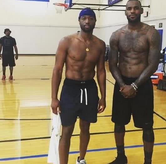 广州三分球连发，开启进攻模式（广州外线火力全开，进攻模式启动）