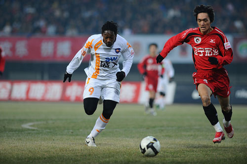 埃默松：我并不怀念在米兰的日子；那儿的人聊我比聊C罗还多（埃默松：不怀念在米兰的岁月，那里对我的讨论热度甚至高过C罗）