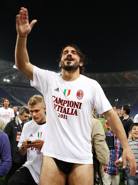 女足热身两连败！马德兴：若主教练不下课，明年亚洲杯或惨败（女足热身两连败，马德兴直言：若不换帅，明年亚洲杯恐遭惨败）