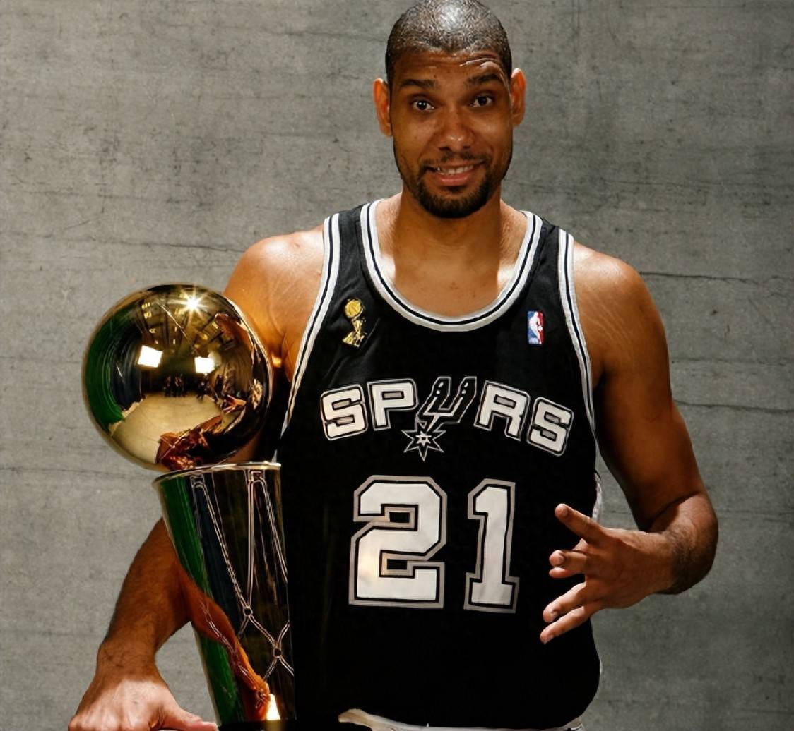 欧文突破防守造成杀伤，制造罚球（欧文强突撕裂防线，搏得罚球）