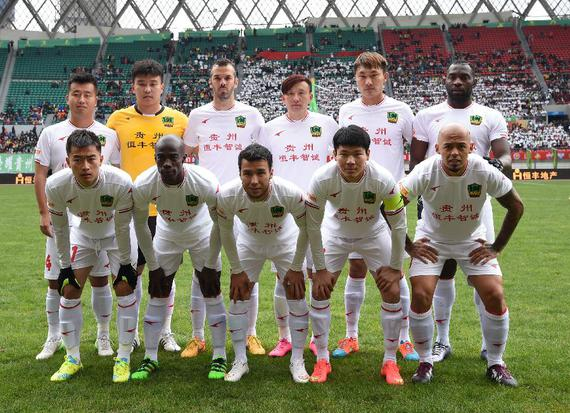 津门虎将在11月16日举办年票球迷开放日活动，共100个名额（津门虎11月16日举行年票球迷开放日，限额100名）