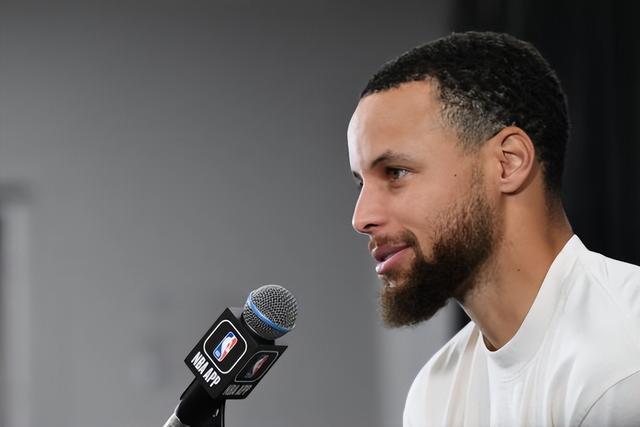 率海地时隔52年重返世界杯的主帅米涅，却从未踏入海地国土（率海地52年后重返世界杯的主帅米涅，竟从未踏足海地）