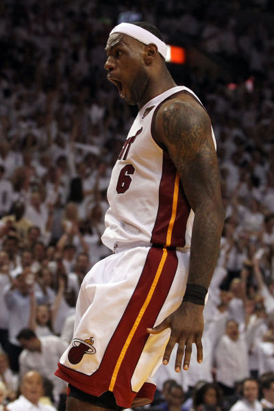 吴少聪纪念足协杯夺冠：很开心来国安第一年就能为冠军做贡献（吴少聪足协杯夺冠感言：加盟国安首年能为冠军出力很开心）