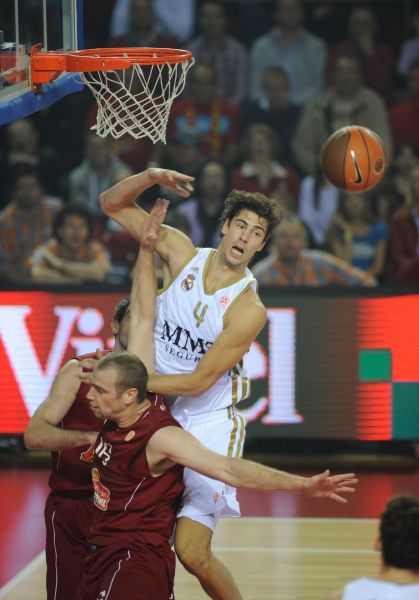 布伦森半场26分创赛季新高，常规赛25+次数比肩甜瓜（布伦森半场26分刷新赛季最佳，常规赛25+场次与甜瓜并肩）