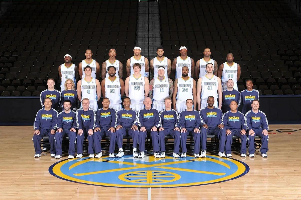 嚄唶宿将，皇家社会副队长埃卢斯通多完成个人队史300场（皇家社会副队长埃卢斯通多完成俱乐部生涯第300场）