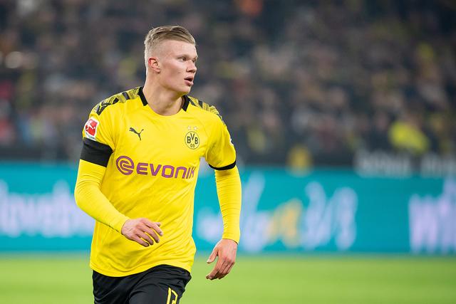 足球报：邵佳一有四大特质被认可，熟悉足协和国字号工作（足球报：邵佳一四项优势获肯定，深谙足协与国字号运作）